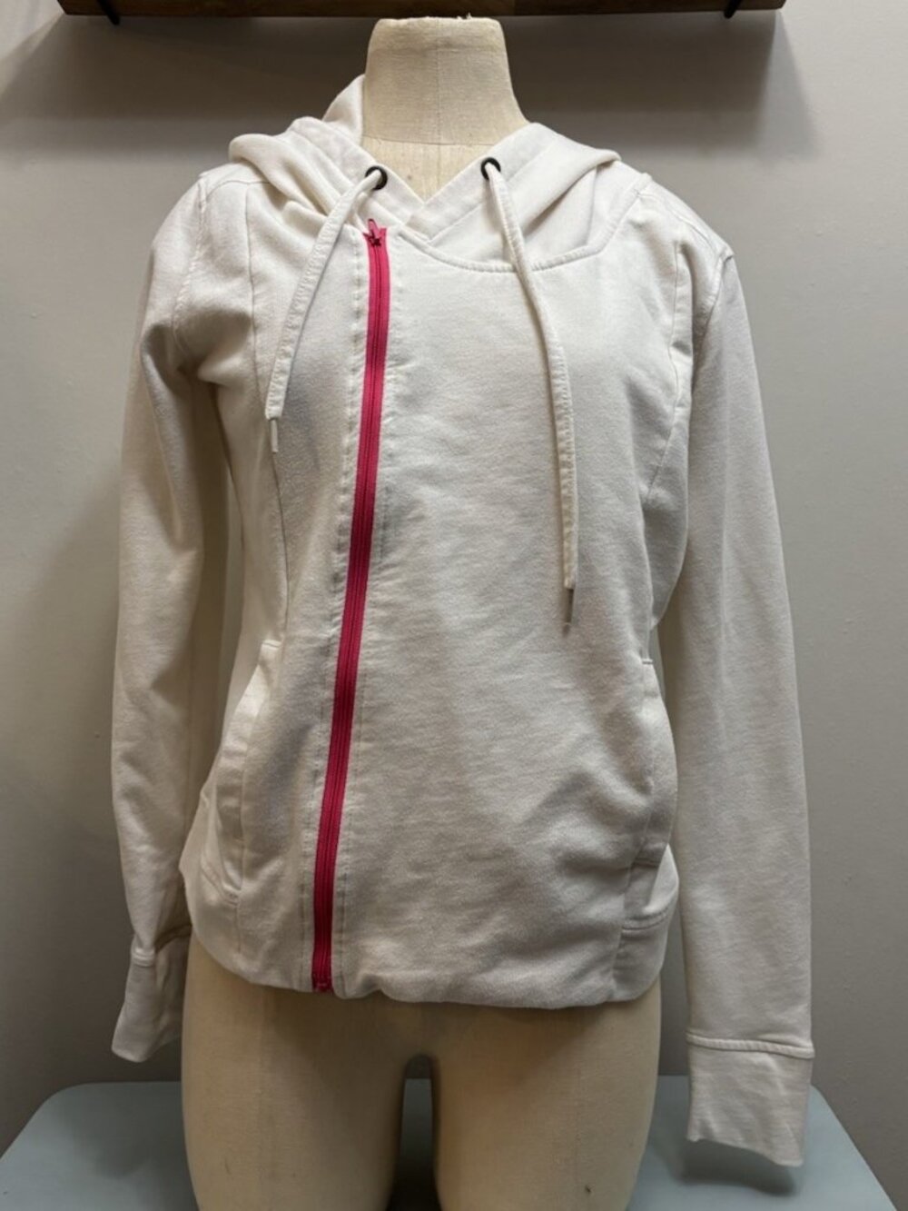 NWOT Converse One Star Women’s Active Hoodie White Pink Accent Fitted Sz Large